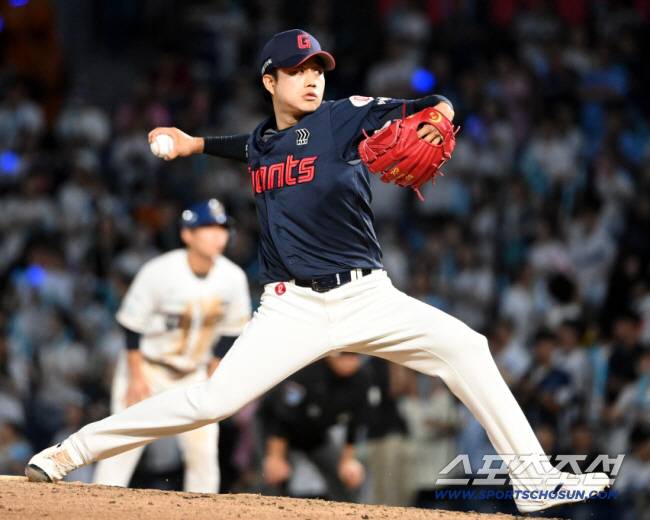 19일 창원NC파크에서 열린 롯데와 NC의 경기, 롯데 김강현이 역투하고 있다. 창원=허상욱 기자wook@sportschosun.com/2025.09.19/