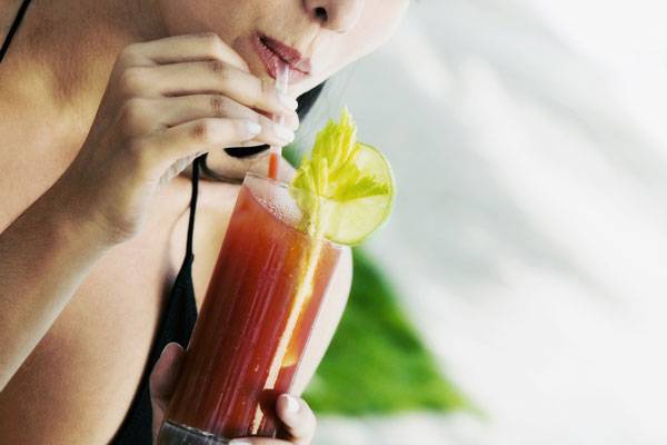지난 1일 미국 건강매체 이팅웰(EatingWell)은 공인 영양사들의 의견을 종합해 콜레스테롤 관리에 도움이 될 수 있는 주스 5가지를 소개했다./사진=클립아트코리아