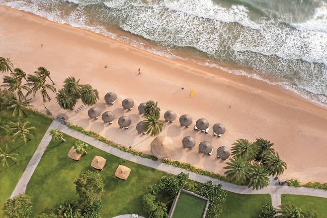 호텔에서 바로 이어진 롱비치 해변 해수욕장