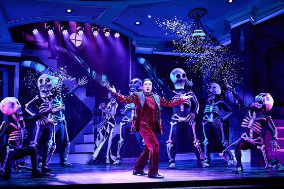 A scene from the musical ″Beetlejuice″ playing at the LG Arts Center in Gangseo District, western Seoul, through March 22. [CJ ENM]