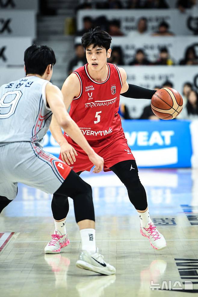 [서울=뉴시스] 프로농구 안양 정관장의 변준형. (사진=KBL 제공)