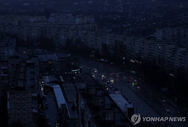 어둠에 잠긴 드니프로 [로이터 연합뉴스. 재판매 및 DB 금지]