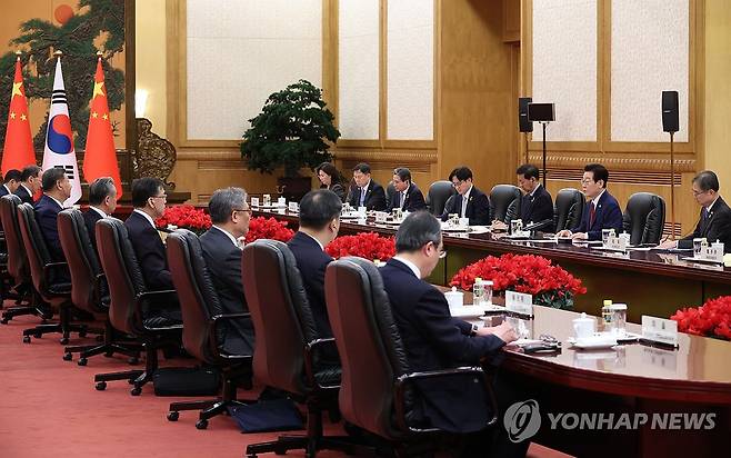 중국에서 열린 한중 정상회담 (베이징=연합뉴스) 한상균 기자 = 5일 베이징 인민대회당에서 이재명 대통령과 시진핑 중국 국가주석의 정상회담이 진행되고 있다. 2026.1.5 xyz@yna.co.kr