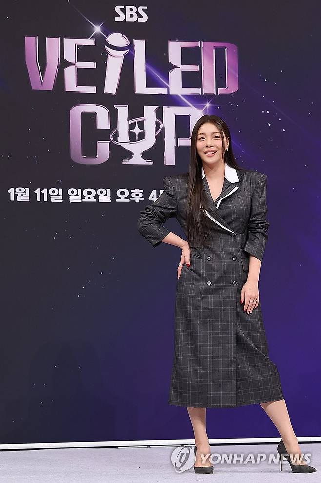 멋진 에일리 (서울=연합뉴스) 강민지 기자 = 가수 에일리가 9일 서울 양천구 목동 SBS사옥에서 열린 예능 '베일드 컵' 제작발표회에서 포즈를 취하고 있다. 2026.1.9 mjkang@yna.co.kr