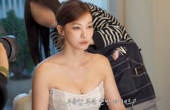 유인영은 운동과 마사지를 겸해 "라인이 정리된 느낌"이라며 만족스러워했다. 사진=유튜브 채널 인영인영 캡처