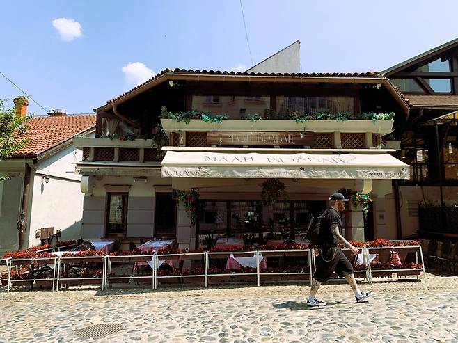 베오그라드의 보헤미안 지구로 알려진 스카달리야 거리
