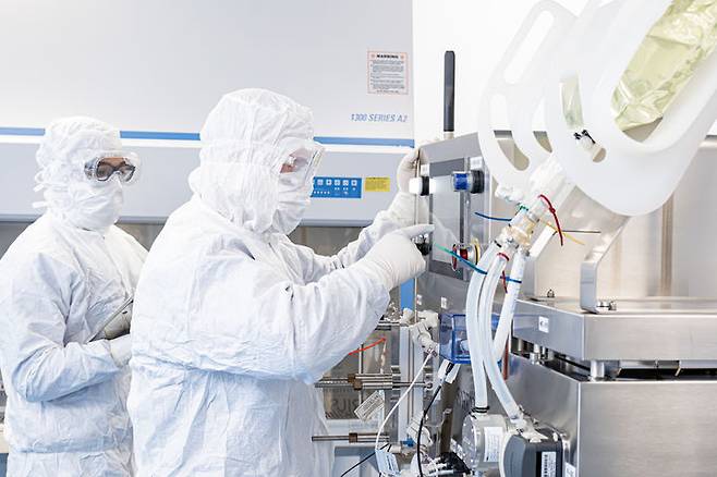 [서울=뉴시스] 바이오의약품 개발의 첫 단추인 세포주(Cell Line) 시장이 연평균 10% 상당으로 커질 것으로 전망됐다. 사진은 마티카 바이오 내부 CDMO 시설. (사진=차바이오텍 제공) 2025.11.03. photo@newsis.com *재판매 및 DB 금지