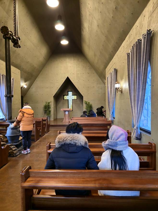 실버벨 교회 내부.
