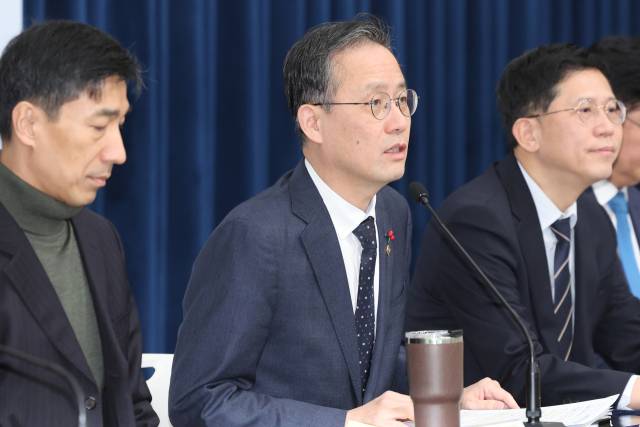 이형일 재정경제부 1차관이 5일 정부세종청사 브리핑룸에서 2026년 경제성장전략에 대해 설명하고 있다. 연합뉴스