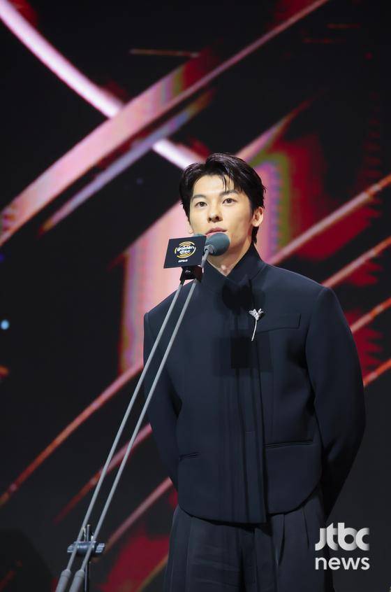 '제40회 골든디스크어워즈 with 업비트' 각 부문별 수상자, 시상자. 특별취재반 특별취재반 / 2026.01.10/