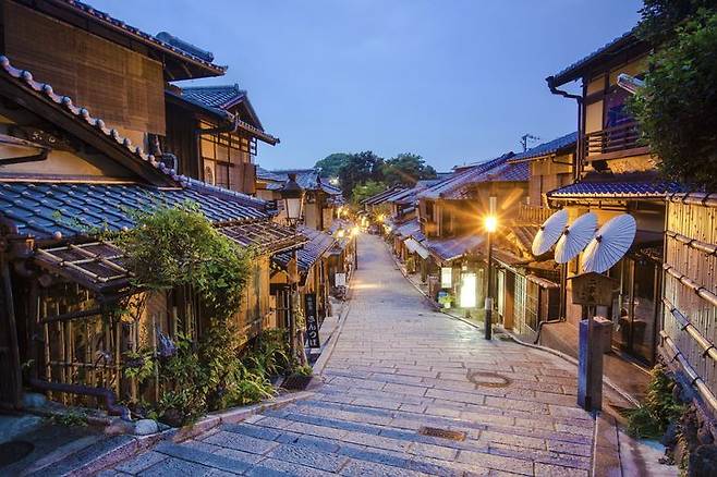 교토시는 3월에 숙박세를 현재의 최대 1000엔(약 9250원)에서 최대 1만엔(약 9만2500원)으로 올린다. 게티이미지