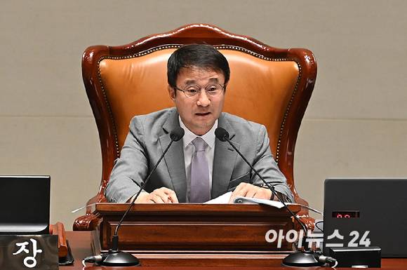 한병도 예결위원장이 30일 서울 여의도 국회에서 열린 예산결산특별위원회 전체회의에서 발언하고 있다. [사진=곽영래 기자]