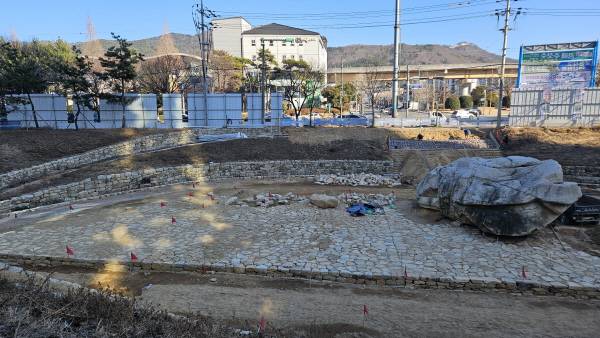 지난 9일 김해 구산동 지석묘 정비사업 현장. 김해시 제공