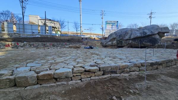 지난 9일 김해 구산동 지석묘 정비사업 현장. 김해시 제공