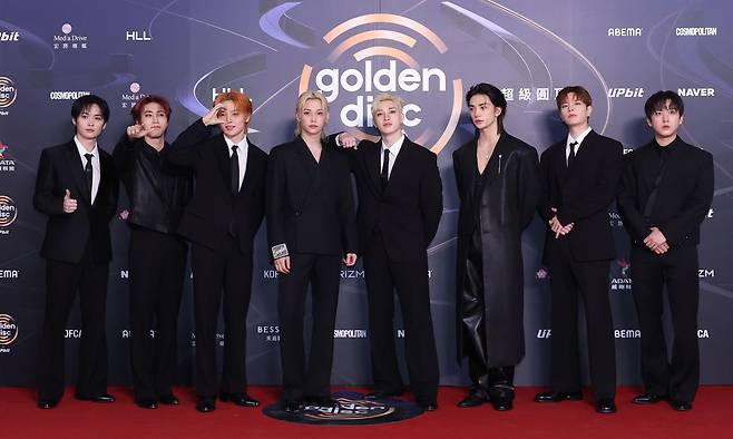 Stray Kids poses for photos on the red carpet at the Golden Disc Awards at Taipei Dome in Taipei, Taiwan, on Jan. 10. [HLL JOONGANG]