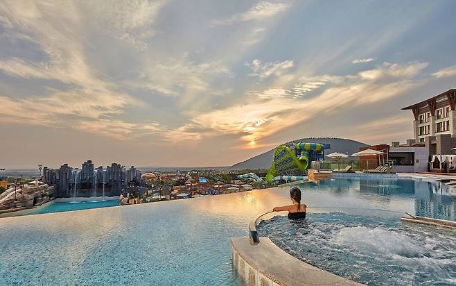 제주신화월드 온수풀 스카이풀