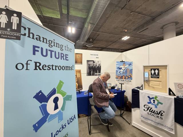 8일(현지시간) 세계 최대 가전·정보기술(IT) 박람회 CES2026가 열린 베네시안엑스포 전시관에서 미국 기업 플러시락스가 결제형 화장실 도어락 제품을 전시하고 있다. 라스베이거스=구경우 기자