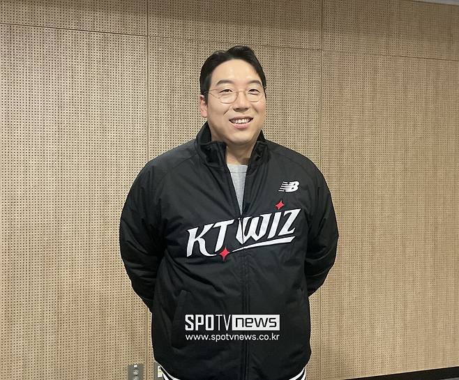 ▲ 손아섭 최형우에 이어 역대 3위인 김현수가 추월 레이스를 벌이며 가장 먼저 3000안타 고지를 밟을 수 있을지 주목된다 ⓒ최원영 기자