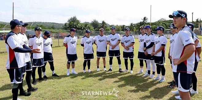 [한번에쓱]야구대표팀 사이판전지훈련 첫날, KBO 대표선수들 다 모으니 이번에는 일낼것 같은 분위기