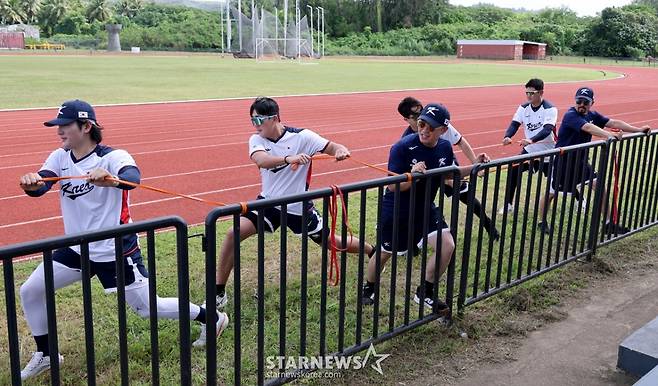 [한번에쓱]야구대표팀 사이판전지훈련 첫날, KBO 대표선수들 다 모으니 이번에는 일낼것 같은 분위기