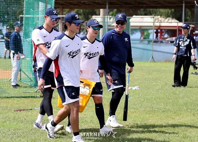 [한번에쓱]야구대표팀 사이판전지훈련 첫날, KBO 대표선수들 다 모으니 이번에는 일낼것 같은 분위기
