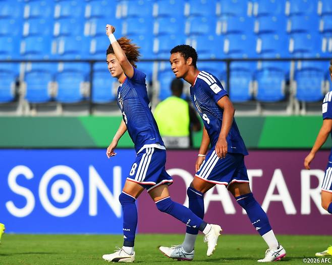 10일 UAE와의 AFC U-23 아시안컵 조별리그 2차전에서 득점에 성공한 뒤 기뻐하고 있는 일본 축구대표팀 선수들. /사진=일본축구협회 SNS 캡처