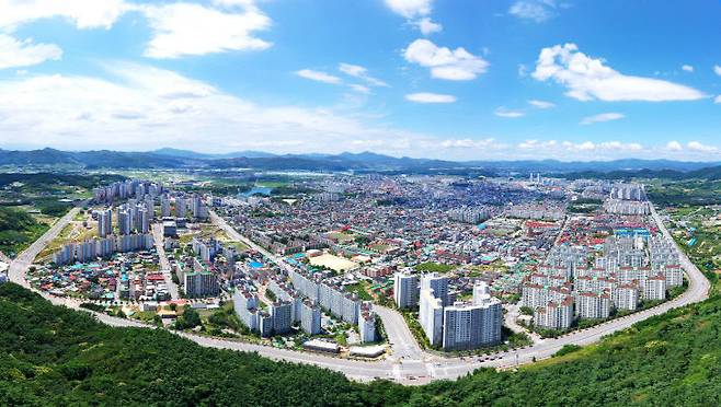 충주시가지 전경.(충주시 제공)