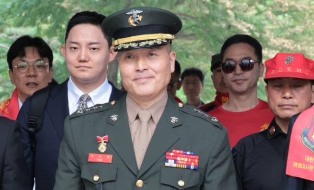 박정훈 전 해병대 수사단장(대령)이 27일 서울 서초구 서울중앙지방법원에서 열린