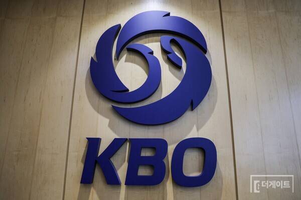 연봉 '반토막' 후려치기 당해도 연봉조정 신청 안하는 선수들...주권 승리 이후 5년 연속 신청자 '0'