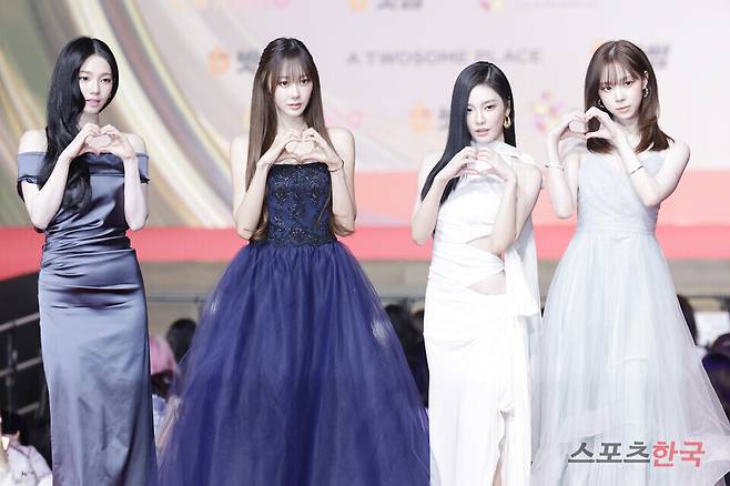2025 SBS 가요대전 레드카펫 행사에 참석한 에스파. 25.12.25 ⓒ이혜영 기자 lhy@hankooki.com