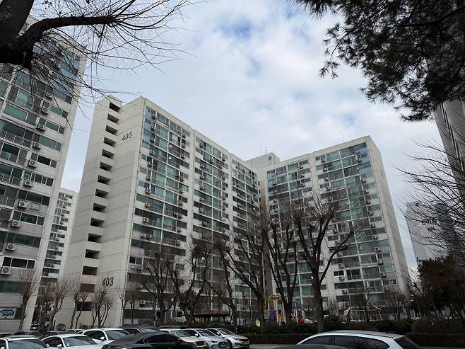 지난 9일 방문한 서울 강남구 수서동의 삼익아파트 단지의 모습. 삼익아파트는 법적 상한 용적률이 400%로 높아져 재건축 사업성이 높은 곳이란 평가를 받는다. /김보연 기자