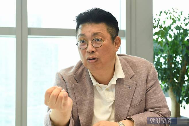 윤지호 경제평론가. 사진=유채영 기자