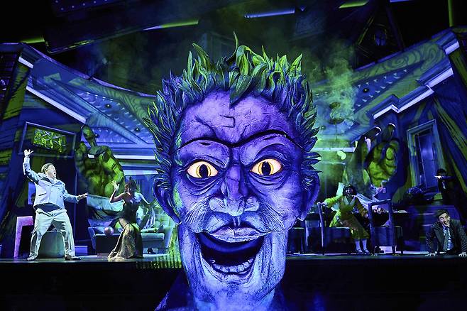 뮤지컬 <비틀쥬스> 공연 장면.   CJ ENM 제공