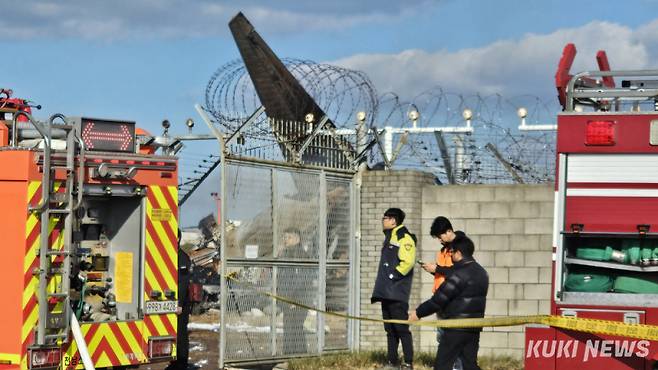 승객과 승무원 등 179명의 목숨을 앗아간 제주항공 여객기 참사와 관련, 국토교통부의 사고 예방을 위한 노력이 부족했다는 지적이다.
