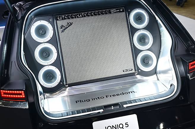 아이오닉 5 콘셉트 모델에 적용된 스피커 유닛. 사진: 김학수 기자