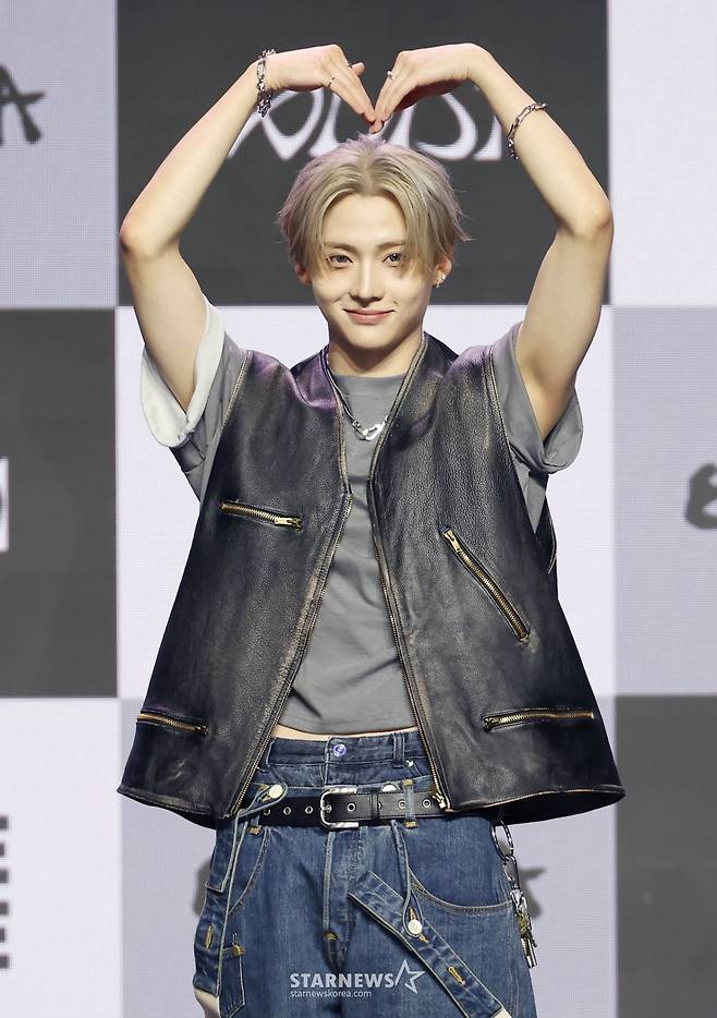 알파원드라이브 상원 '여심 잡는 손하트'[★포토]