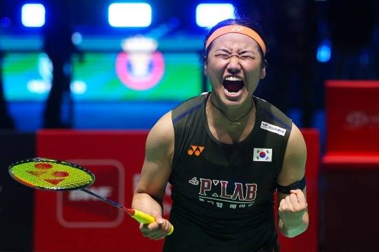 안세영(삼성생명·세계랭킹 1위)이 2026년 첫 대회인 말레이시아 오픈(슈퍼 1000)에서 우승을 차지하며 슈퍼 1000 우승 상금 신기록을 작성했다. 올해부터 말레이시아 오픈 우승 상금이 145만 달러(약 21억원)로 올랐는데, 안세영이 올해 처음으로 슈퍼 1000 대회 정상에 오르면서 새로운 기록을 세우게 된 것이다. 사진 연합뉴스