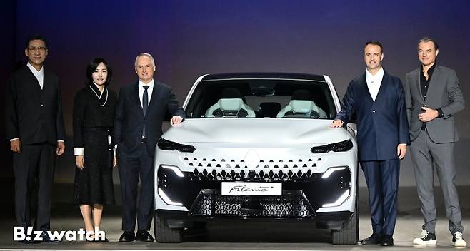 르노코리아가 13일 서울 광진구 그랜드 워커힐에서 오로라 프로젝트의 두번째 모델인 글로벌 플래그십 크로스오버 '필랑트(FILANTE)'를 세계 최초로 공개 하고 있다./사진=이명근 기자 qwe123@
