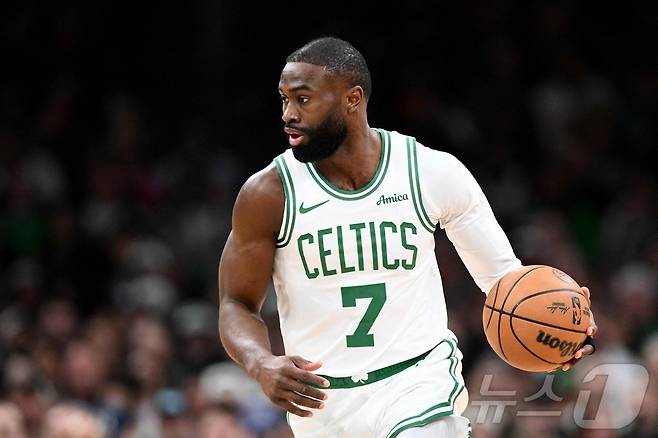 심판진 전부 엉망…'판정 불만' NBA 브라운, 벌금 5000만원 부과