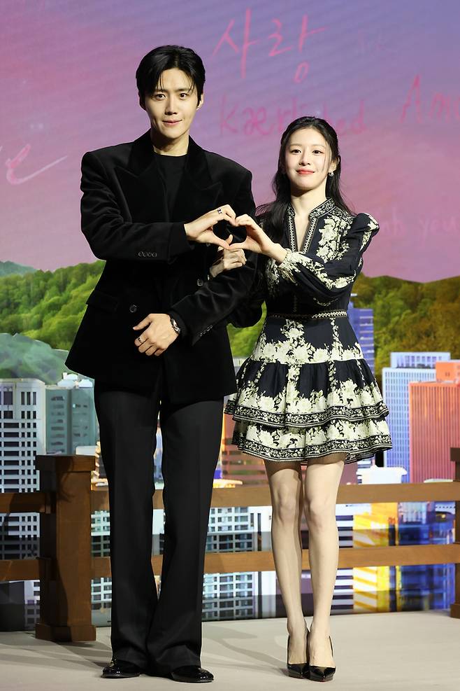 넷플릭스 ‘이 사랑 통역 되나요?’의 김선호-고윤정. 사진| 연합뉴스