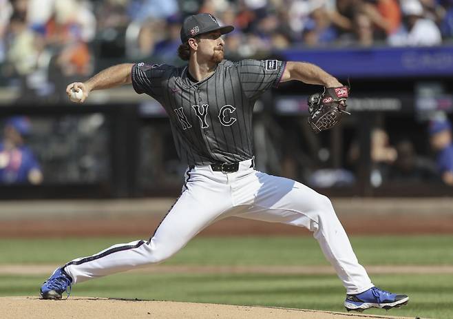 놀란 맥클린은 커브, 스위퍼, 커터 등 6개 구종을 구사한다. AP연합뉴스