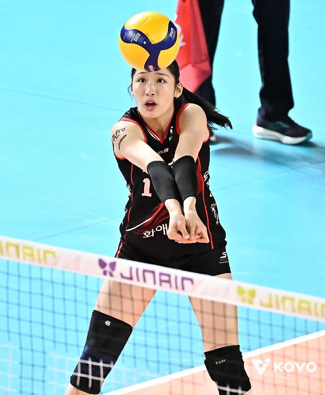 리시브와 수비 불안 문제를 노출하고 있는 정관장 인쿠시. 사진제공=KOVO