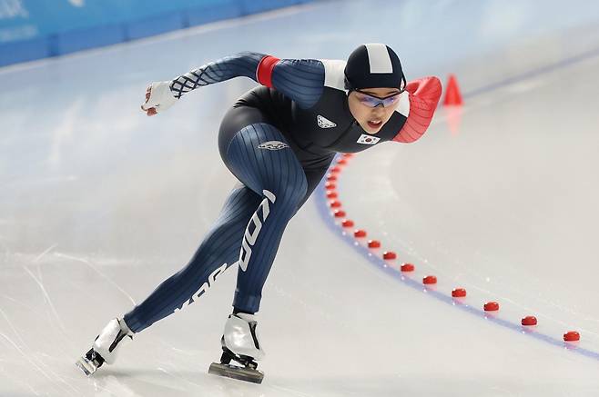 밀라노 향한 질주… 이나현·김민선, 겨울체전서 2관왕