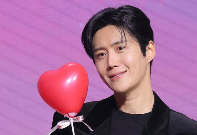 배우 김선호가 13일 서울 강남구 조선팰리스 서울강남에서 열린 넷플릭스 시리즈 이 사랑 통역 되나요? 제작발표회에 참석해 포즈를 취하고 있다. 뉴스1