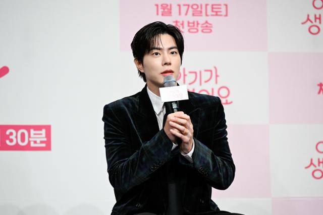 13일 오후 서울 구로구 더링크서울에서 채널A '아기가 생겼어요' 제작발표회가 진행됐다. 김진성 PD와 배우 최진혁 오연서 홍종현 김다솜이 참석했다. 채널A 제공