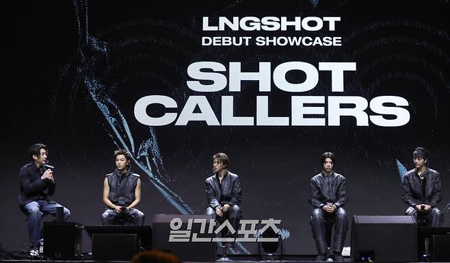 “데뷔 18년차, 롱샷에 뼈와 혼 갈아넣어”…박재범 제작 첫 아이돌 출격 [종합]