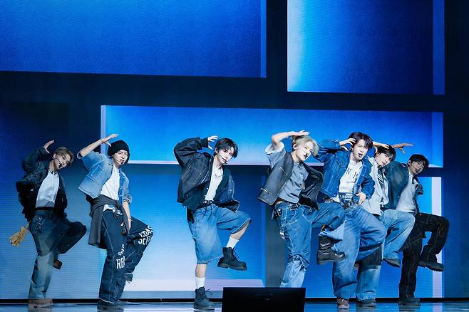 Boy band Alpha Drive One performs ″Freak Alarm″ during a press showcase for its debut EP, ″Euphoria,″ at Blue Square in central Seoul on Jan. 12. [DANIELA GONZALEZ PEREZ]
