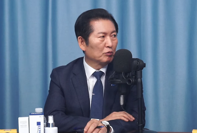 정청래 더불어민주당 대표가 13일 유튜브 '박시영TV'에서 발언하고 있다. '박시영TV' 캡쳐