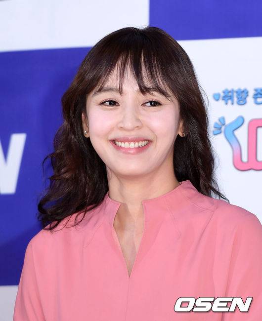 [OSEN=이대선 기자] 1일 오전 서울 상암동 CJ E&M센터에서 tvN ‘따로 또 같이’ 제작발표회가 열렸다.강성연이 취재진의 질문을 듣고 있다./sunday@osen.co.kr