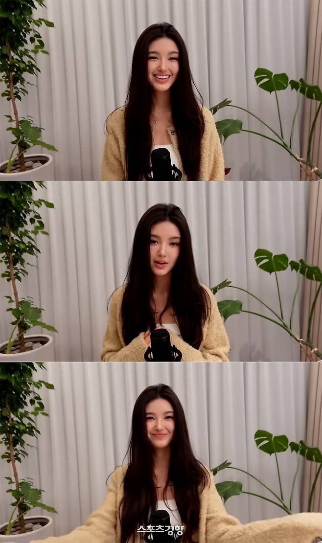 지난 12일 뉴진스 퇴출 이후 라이브 방송을 진행한 다니엘. 본인 유튜브 채널